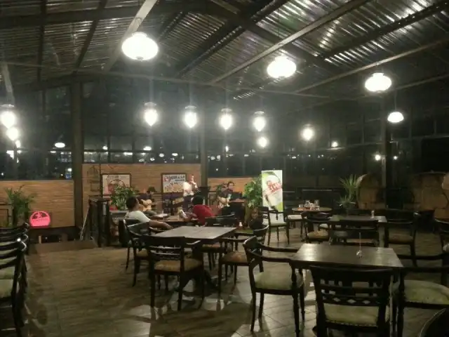 Gambar Makanan La Taverna Cafe & Resto 6