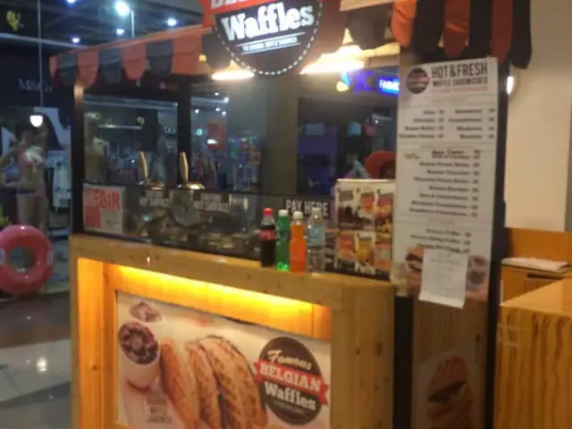 Famous Belgian Waffles Food Photo 3