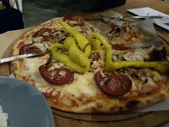 Pizza Locale'nin yemek ve ambiyans fotoğrafları 28