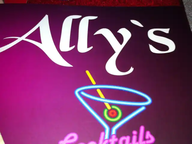 Ally's Restaurant & Bar'nin yemek ve ambiyans fotoğrafları 5