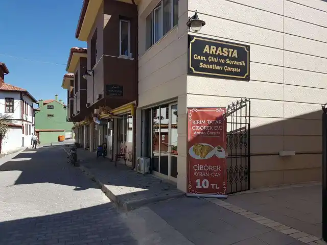 Arasta Kırım Tatar Çibörek Evi'nin yemek ve ambiyans fotoğrafları 27