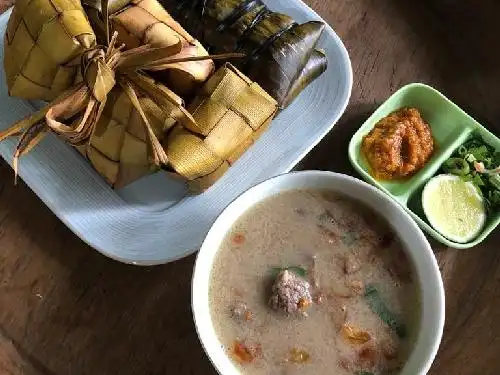 Coto Makassar Dan Bakso Daeng Iqbal