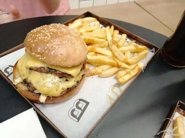 Brox Burger & More'nin yemek ve ambiyans fotoğrafları 6