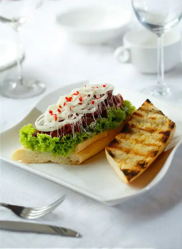 Gambar Makanan Seruni Lounge - Ambhara Hotel 8