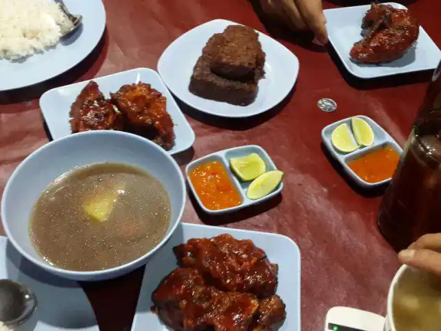 Gambar Makanan Sop Buntut Ibu Henny 19