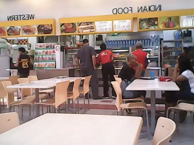 Giant Senawang Food Court