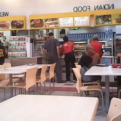 Giant Senawang Food Court