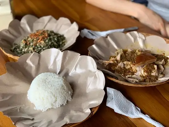 Gambar Makanan Warung Babi Guling Ibu Oka 2 4