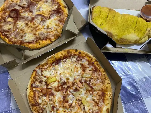Domino’s Pizza Food Photo 1