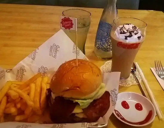 Gambar Makanan Johnny Rockets Beachwalk 5