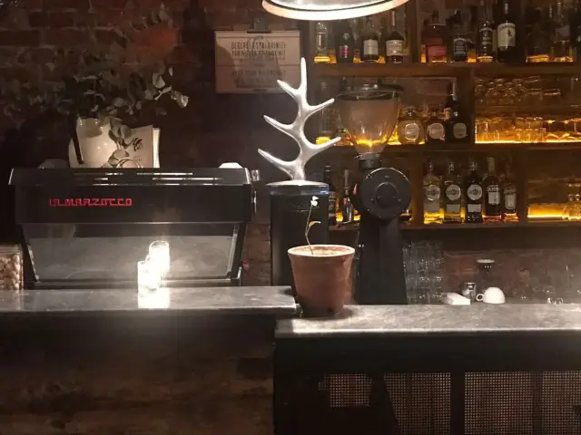 Geyik Coffee Roastery & Cocktail Bar'nin yemek ve ambiyans fotoğrafları 42