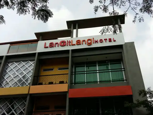 Langit Langi Hotel Food Photo 8