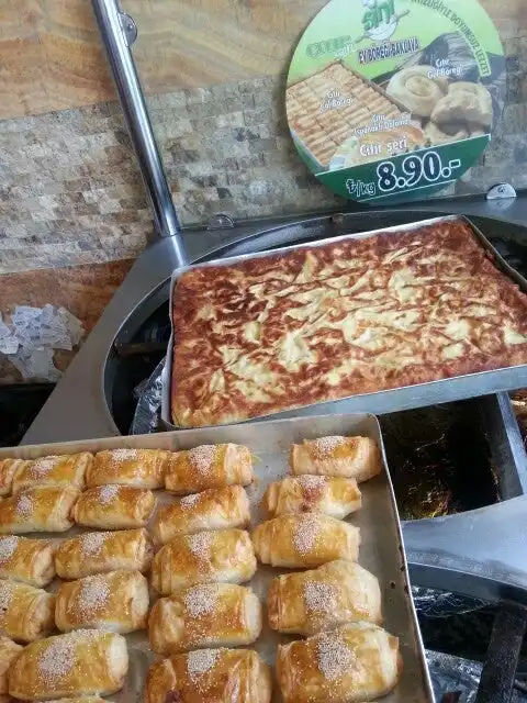 Sini Börek Baklava Hoşdere'nin yemek ve ambiyans fotoğrafları 2