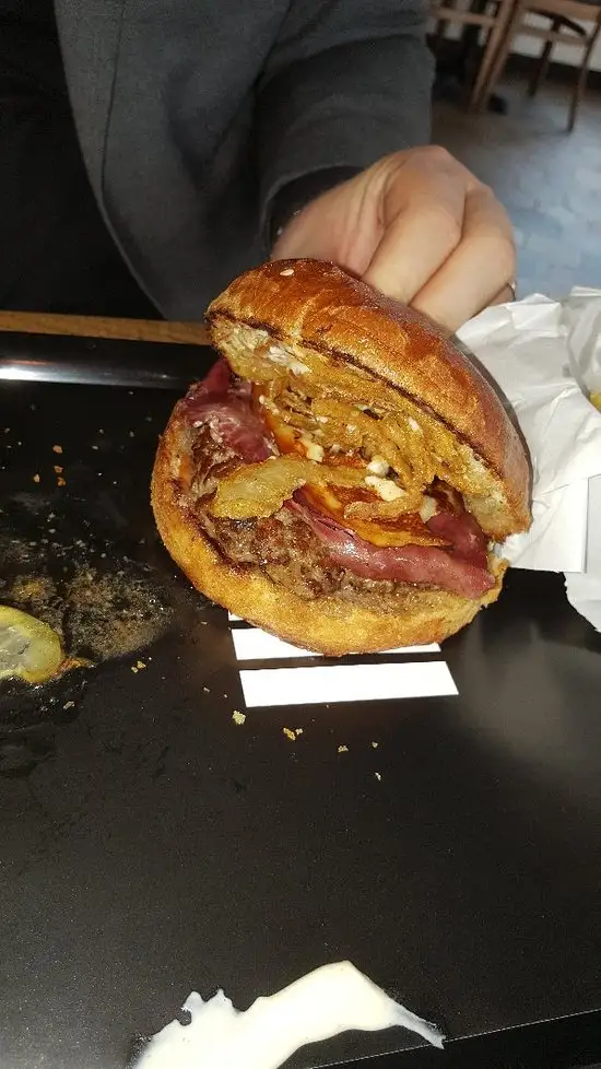 Unique Burgers'nin yemek ve ambiyans fotoğrafları 15