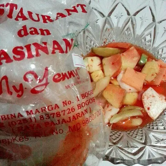 Gambar Makanan Asinan Nyonya Yenny 3