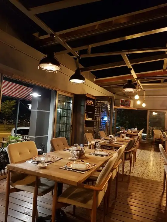 Kuzine Cafe & Restaurant'nin yemek ve ambiyans fotoğrafları 19