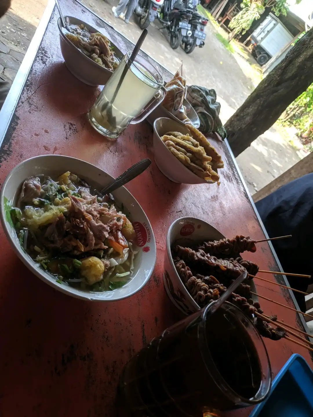 Soto Lenthok Ayam "Lumayan"