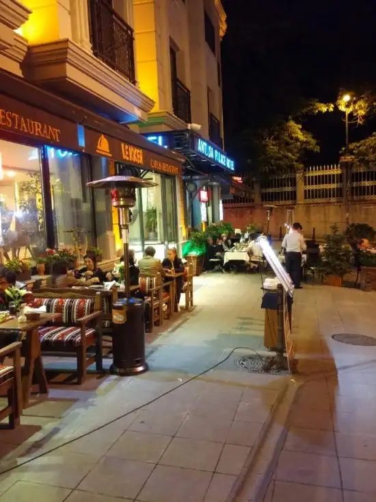 Lekker Cafe Restaurant'nin yemek ve ambiyans fotoğrafları 22