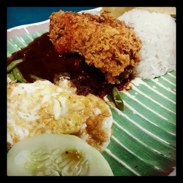 Restoran Malam Indah Selalu (Nasi Lemak Berlauk) Food Photo 2