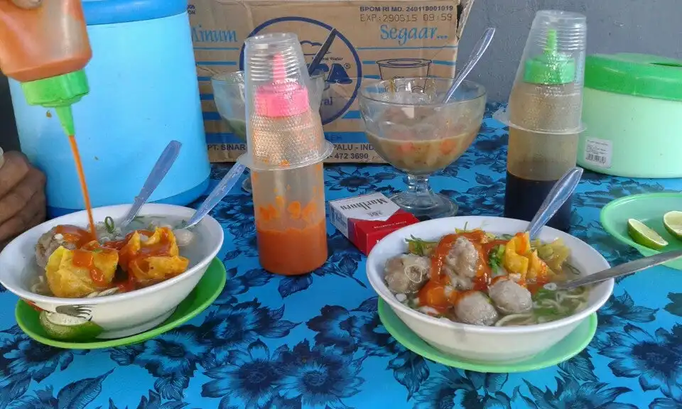 Warung Emi Saelan