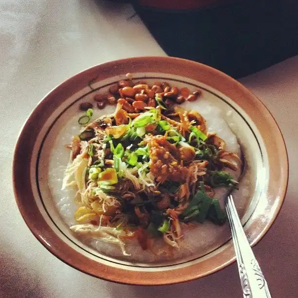 Gambar Makanan Bubur Ayam & Kupat Tahu Khas Bandung 4