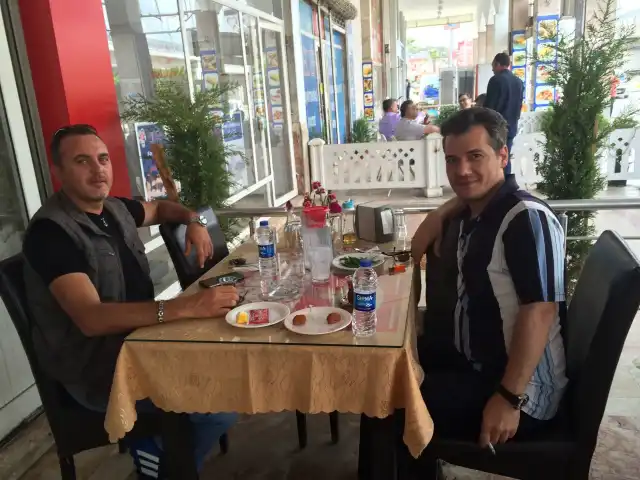 Arslan Kardeşler Köfte Piyaz'nin yemek ve ambiyans fotoğrafları 13