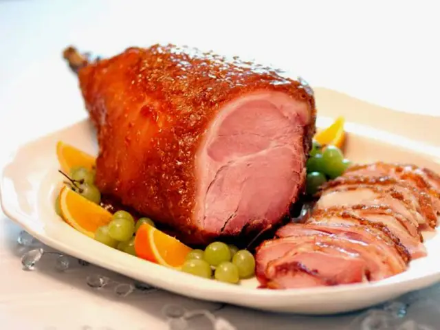 The Plaza Premium Baked Ham Food Photo 2