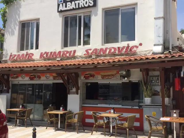 İzmir Kumru Sandviç'nin yemek ve ambiyans fotoğrafları 2