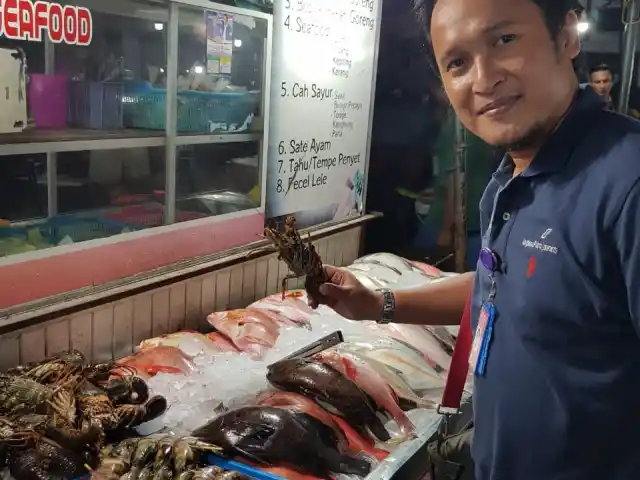 Gambar Makanan Pasar Malam Ikan Bakar Kampung Solor 9
