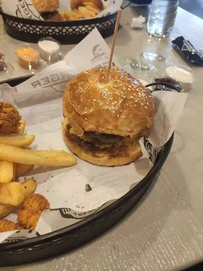 Arquet Burger & Fries'nin yemek ve ambiyans fotoğrafları 3