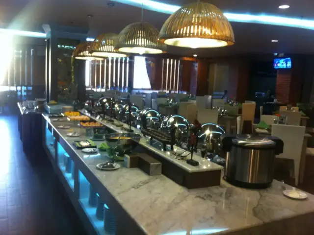 Gambar Makanan Kafe Anjani - Hotel Santika 4