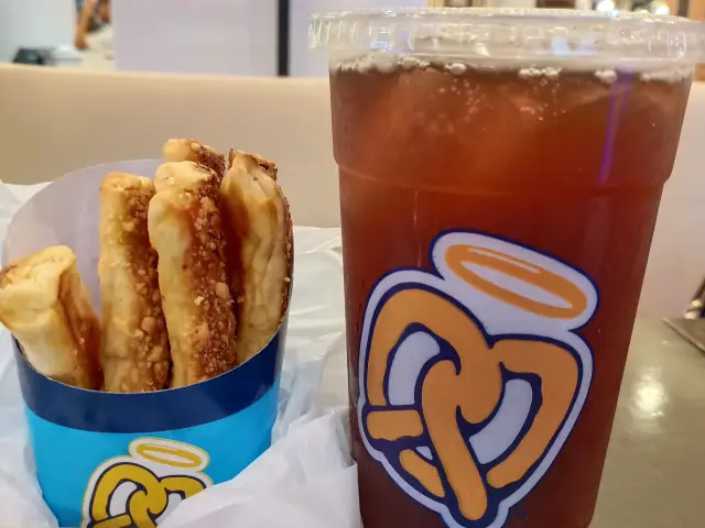 Gambar Makanan Auntie Anne's 1