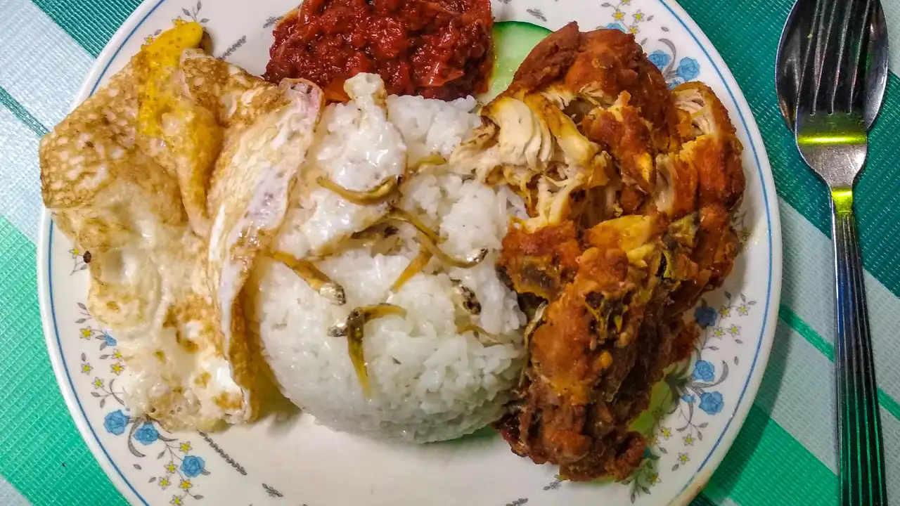 MAK LIN NASI LEMAK