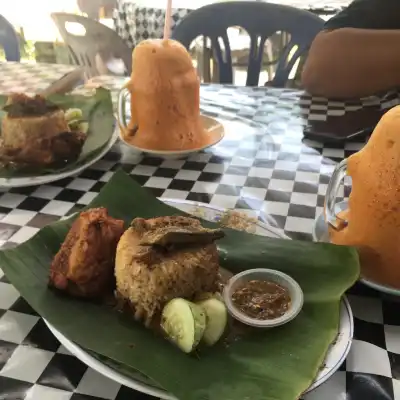 Nasi Kukus Gerak Khas