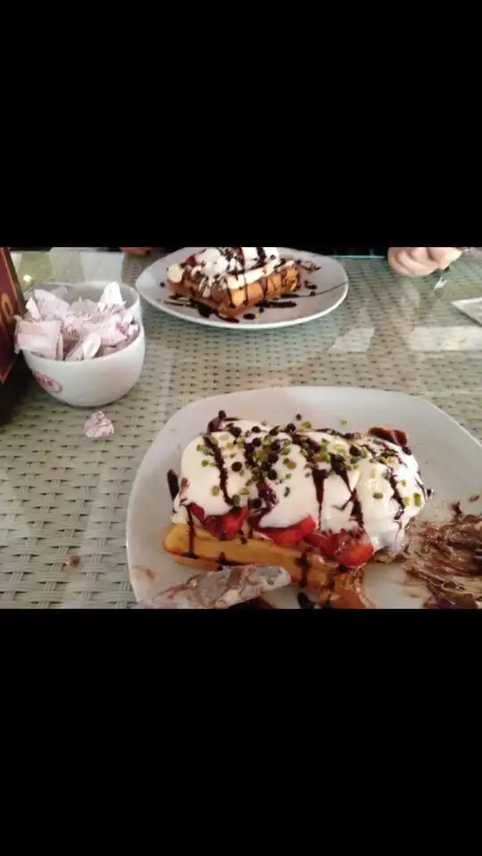 Ortakoy Kumpir&Waffle Cafe'nin yemek ve ambiyans fotoğrafları 16