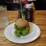 Messy Burger Food Photo 3