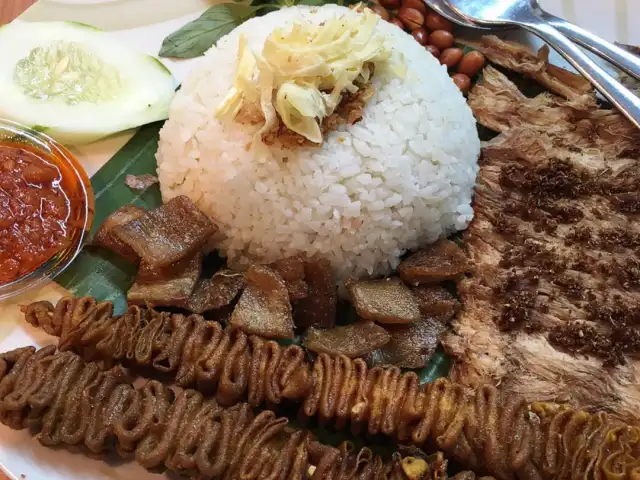 Gambar Makanan Nasi Uduk Mayjen Sungkono 3