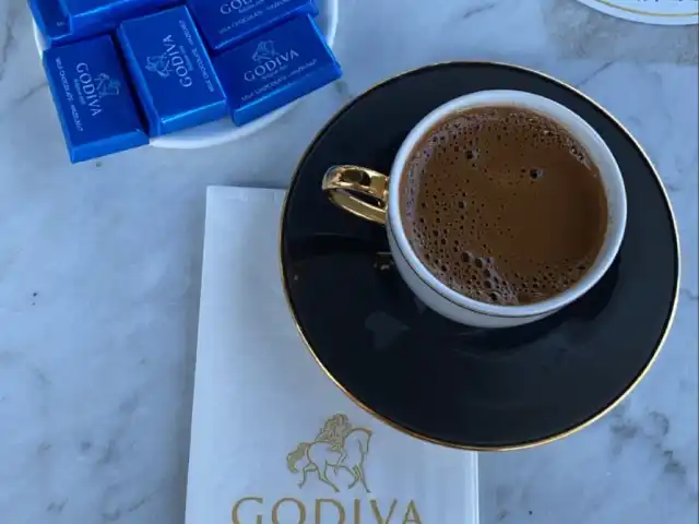 Godiva Cafe'nin yemek ve ambiyans fotoğrafları 4