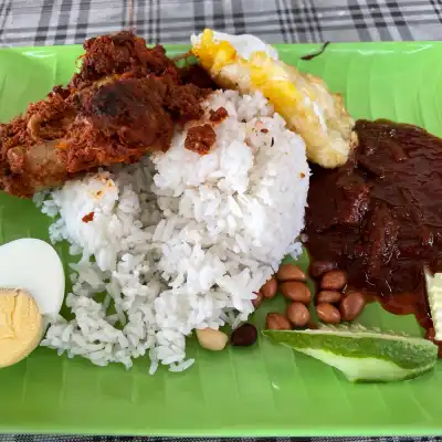 Mak Ngah Nasi Lemak Corner