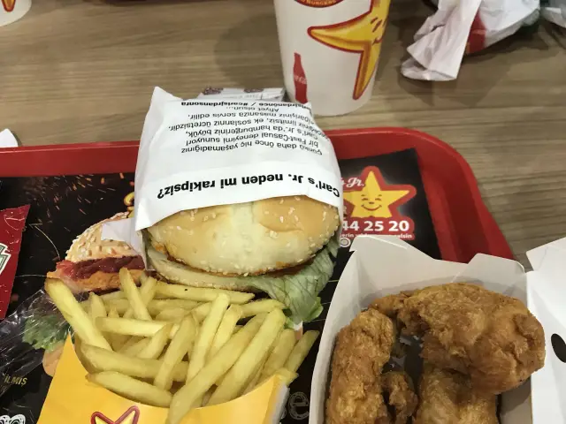 Carl's Jr.'nin yemek ve ambiyans fotoğrafları 3