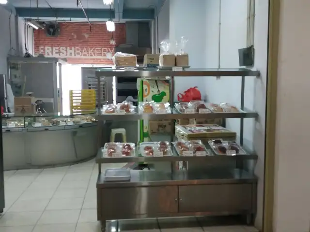 Gambar Makanan Fresh Bakery 8