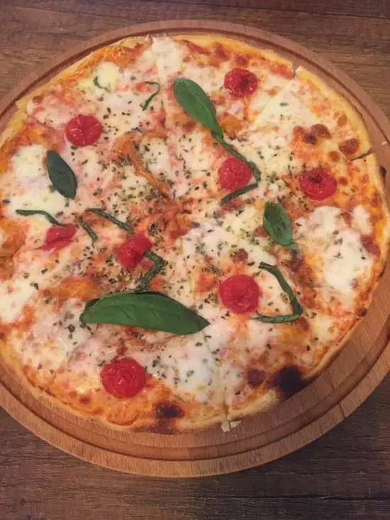 Pizza Napoli'nin yemek ve ambiyans fotoğrafları 23
