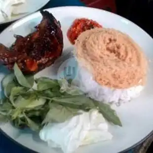 Gambar Makanan Ayam Kremes Mba Sri, Cipinang 9