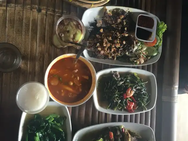 Gambar Makanan Puncak Resto Berastagi 7