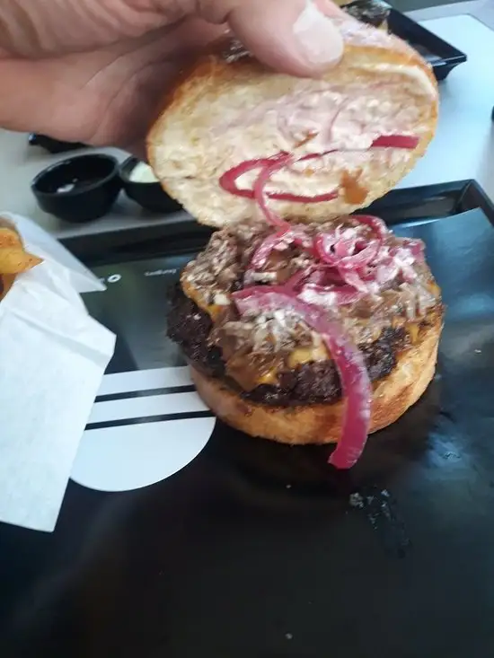 Unique Burgers'nin yemek ve ambiyans fotoğrafları 41