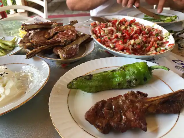 Erdoğan'ın Yeri Et Mangal'nin yemek ve ambiyans fotoğrafları 2