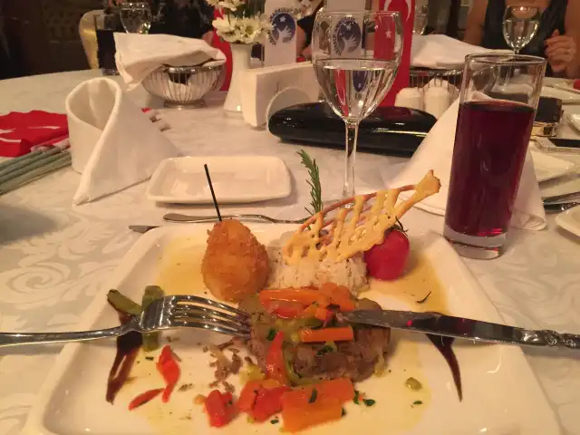 Almira Otel Osmanlı Salonu'nin yemek ve ambiyans fotoğrafları 16