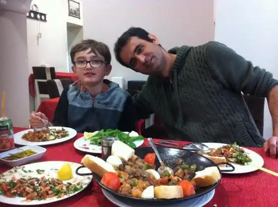 Gonlubol Adana Ocakbasi Restoran'nin yemek ve ambiyans fotoğrafları 1