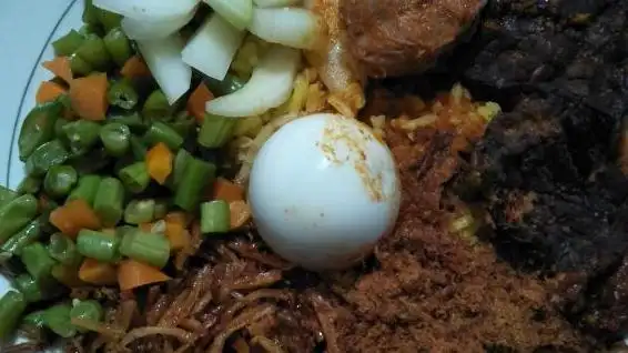 Nasi Kuning & Nasi Campur Ananda, Andi Djemma