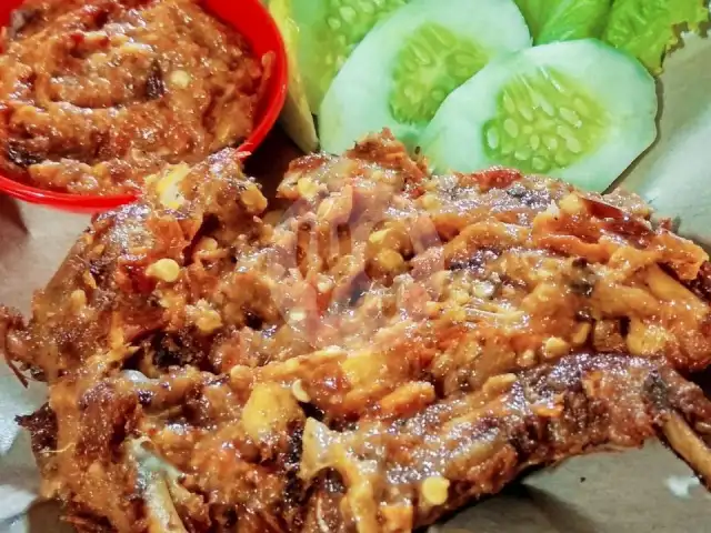 Gambar Makanan Ayam Penyet Rempah Teh Ikha, Ciledug 3